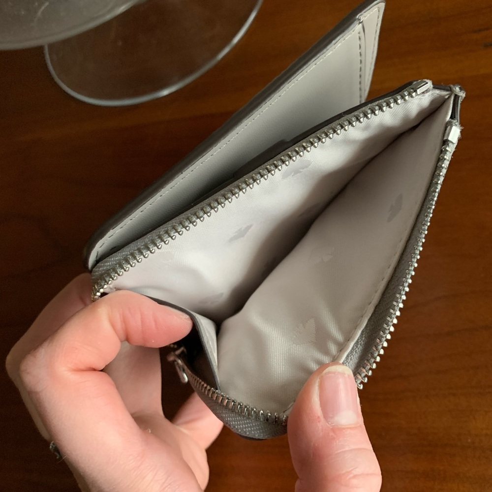 Kate Spade ♠️ Small Gray Zip Bifold Wallet NEW! - Picture 3 of 6